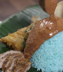 Kami berasal dari kelantan dan nasi kerabu tumis cara penyediaan kuah sambal tumis: Nasi Kerabu Kelantan Bersama Daging Bakar Yang Sedap