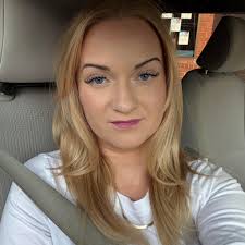 Where to find a men's hockey team in Penticton?