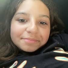 Linda Thole's Instagram, Twitter & Facebook