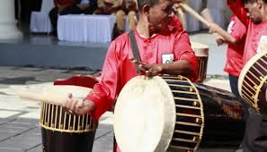 Indonesia merupakan salah satu negara yang kaya akan keragaman alat musiknya. Mengenal 14 Alat Musik Maluku Yang Khas Nan Eksotis