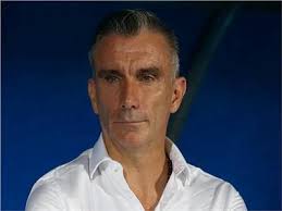 أعرب الفرنسي كارتيرون، المدير الفني لفريق الزمالك، عن سعادته وأضاف كارتيرون أنه لأول مرة في حياته يتم طرده في لقاء، موضحا أن هذا الحكم ضد الزمالك باستمرار. Hha Db6o9xhlmm