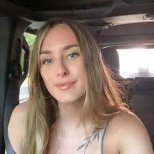 Brenna Doyle's Instagram, Twitter & Facebook