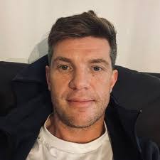 Chris Burrows's Instagram, Twitter & Facebook