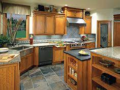 The best wall colors for oak cabinets. 51 Honey Oak Cabinets And Floors Ideas Honey Oak Cabinets Oak Cabinets Kitchen Flooring
