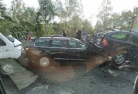 Jego życiu na szczęście nie zagraża niebezpieczeństwo. Karambol Na Trasie S1 W Jaworznie Zderzyly Sie 4 Samochody Droga Jest Czesciowo Nieprzejezdna Dziennik Zachodni