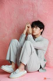#nu'est #kim jonghyun #yuehua entertainment #lee euiwoong #ahn hyungseob #nuest #nu'est jr #nuest jr #onibugi #junior royal #mine #cale gifs #and leaving the other yuehua boys nothing else to do but watch the painfully awkward spectacle that was your flailing love life. Lee Do Hyun ì´ë„í˜„ S Tweet 210423 Yuehua Entertainment Naver Update Bts Dazed Korea May Issue Lee Do Hyun X Emporio Armani Leedohyun ì´ë„í˜„ Trendsmap