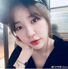 Grace Yoon's latest #weibo update😘❤..~I haven't worn a beret for a long  time..! I wish you all a happy weekend..~❤