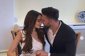 Nabilla et thomas vergara se sont mariés ce mardi 7 mai. Nabilla Devoile Des Photos De Son Mariage Avec Thomas Vergara Sur Instagram