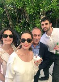 Ver lista de apellidos contenidos en este libro. Asi Fue El Sencillo Vestido De Novia De Javiera Diaz De Valdes En Su Matrimonio En Zapallar Guioteca