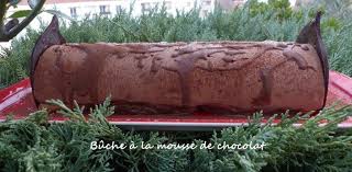 Buche A La Mousse De Chocolat In 2020 Desserts