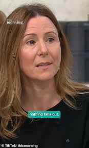 Hay fever treatment: Aussies shocked to discover they've been using nasal  spray wrong their whole lives