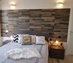 È uno dei punti della camera dal letto che attira è una tavola in legno da posizionare in modo verticale tra il letto e la parete. Rivestimento Effetto Legno Parete Dietro Al Letto Stile Nordico Scandinavo Lecco Con Contenitore Design Arredamento Minimalista Parete