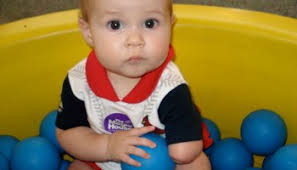 The Perks of Having a Baby With One Hand