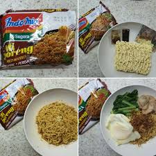 Add krupuk, sunny egg and pickle. Kv5qswi7ijayom