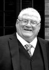 Robert Dobie's Instagram, Twitter & Facebook