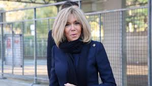 Brigitte Macron Defiguree Cette Photo Choc Pour Une Campagne Contre Les Violences Conjugales Non Stop People