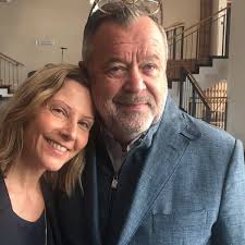 Emelie Svensson fyller 23 år och uppvaktades med en kartong ägg. Det visade  sig vara en födelsedagspresent som är värd sin vikt i guld.