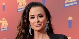 Kyle Richards Celebrates 7 Months of Sobriety, Opens Up About Quitting  Alcohol & if She Misses Drinking