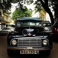 Morris An Old English Car Used As Inspiration For The Local Ambassador Vintage Vans Classic Vans Morris