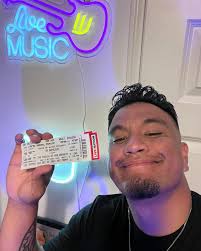 Happy Father's Day Dad! @nappybetterlive 🤙🏾 How many sons can say they  wrote a song with their pops that has millions of plays? Love u! Miss u!  #mybiggestrecord #mybiggestfan #ifthatsok @ Nanakuli, Hawaii