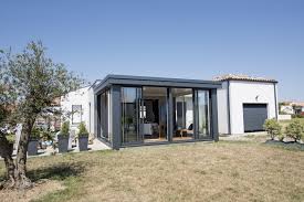 Agrandir La Maison Creer Le Cadre Ideal Pour Amenager Une Cuisine Ou Une Nouvelle Piece A Vivre Prolonger L Habitat Veranda Contemporaine Veranda Alu Veranda