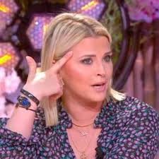 Je ne dors plus, je ne mange pas, et ne bouge pas de la photos 5/241 © instagram loana. Tpmp Kelly Vedovelli Lance Un Appel A Loana En Direct Sur C8 Mce Tv