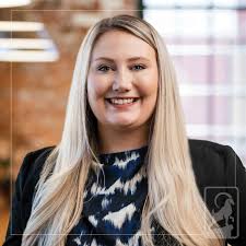 Get to know Michele Blum: As an Assistant Vice President and Private  Banker, Michele helps educate consumers