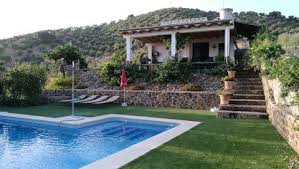 La piscina y el jardín bonitos y muy agradables tras un día de turismo. Mejores Casas Rurales Con Piscina 15 Casas Rurales Con Piscina