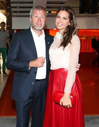 The economist is married to daria dasha zhukova, his starsign is scorpio and he is now 54 years of age. Who Is Roman Abramovich S Ex Wife Dasha How Many Children Do They Have And Who Is The Chelsea Owner Dating Now