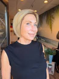 Non-toxic, cruelty-free hair salon in La Cumbre Plaza