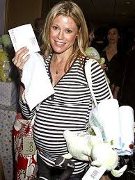 Scott phillips + associates, inc. Who S Due Next Julie Bowen Famousfix Com Post