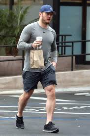 Chris Pratt Leaving Coffee Bean In Los Angeles June 2018 Sporty Outfits Men Mens Outfits Sporty