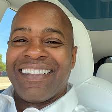 Ian took a bullet for all of us when he learned Marcus Miller's 'Power' ON  CAMERA as fast as possible. 🗒️👉 Grab your FREE download here:  https://sbl.link/46qAUDu