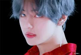 Bts s v went back to black for the fact music awards and. Bts Taehyung S Dna Hair Gifs And Hd Pics Included Kpop Korean Hair And Style