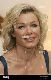 Nell 1 hi-res stock photography and images