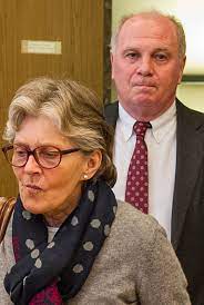 Geschätztes vermögen von uli hoeneß. Susanne Hoeness Die Krisen Managerin Gala De