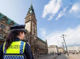 Zusätzlich zur ausbildung bei der polizei hamburg wird ein duales studium für die bereiche der schutz. Schutzpolizei Polizei Hamburg