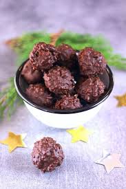 Truffes Croustillantes Chocolat Au Lait Passion Et Pralin Croustillant Chocolat Chocolat Gateau Sec Au Chocolat