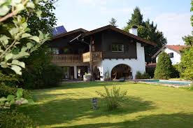 Tripadvisor'ın interaktif haritasını kullanarak konuma ve yakındaki restoran ve gezilecek yer seçeneklerine göz atın. 3162136 Haus In Bernau Am Chiemsee Zu Verkaufen