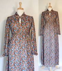 Granny Dress A Simple Maxi Dress Associated With What A Granny Might Wear Popular In The 1970 S 1970 Ed Simple Maxi Dress Vintage Dress 70s 70s Maxi Dress