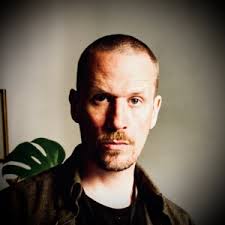 Lokket til Jon, og skjerfet til Paul