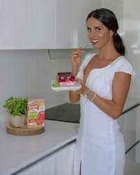 Her birthday, what she did before fame, her family life, fun trivia facts, popularity rankings, and more. Catarina Gouveia On Instagram Pub Mais Uma Sobremesa Deliciosa Com As Minhas Gelatinas De Origem Vegeta Sobremesas Deliciosas Pudim Cremoso Origem Vegetal