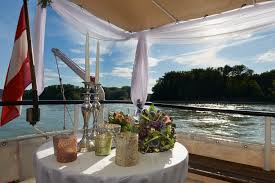 Eine hochzeit ist keine günstige angelegenheit. Heiraten Am Schiff Ihre Hochzeit An Bord Der Carnuntum