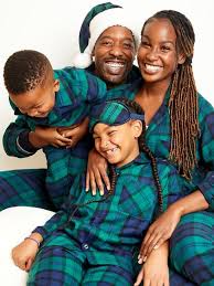 See more ideas about christmas couple, christmas couple pictures, couple pictures. Best Matching Christmas Pajamas For Families In 2020 Hgtv