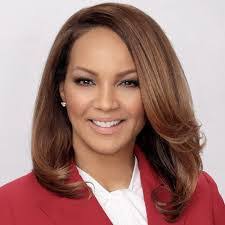 Carolyn Clifford's Instagram, Twitter & Facebook