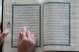 Surat al qoriah adalah surat ke 101 dalam al quran dan termasuk golongan surat makiyyah, karena surat al qoriah diturunkan di kota mekkah. Tadarus Pagi Dengan Alquran Surat Al Qoriah Berikut Bacaan Arab Latin Dan Terjemahnya Galamedia News