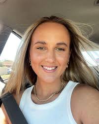 Pays to have a sister who likes doing ya makeup for you 🤍