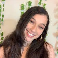 Clare Willis (@c_willy661)