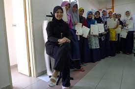 Sye xde asas jahitn main msuk jugak beli bris pn sbb sye tgok tukg jahit guna haha. Kursus Jahitan Skirt Di Kolej Komuniti Selayang Zarinayusof