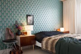 Take a peek at 40 of our favorite bedroom wallpaper ideas by top interior designers, from romantic floral patterns to graphic 40 beautiful bedroom wallpaper ideas to envelop yourself with style. Masculine Wallpaper Houzz